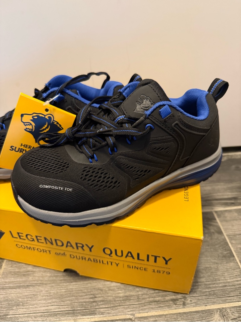 Men's Athletic Composite-Toe Sneaker — Black/Blue